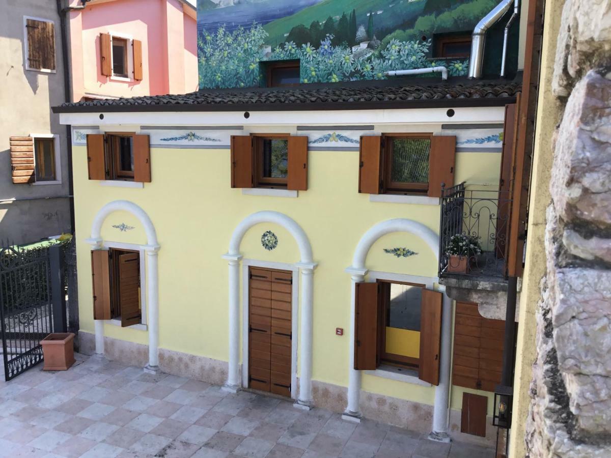 Отель Paradiso Imperfetto Сан-Дзено-ди-Монтанья Экстерьер фото